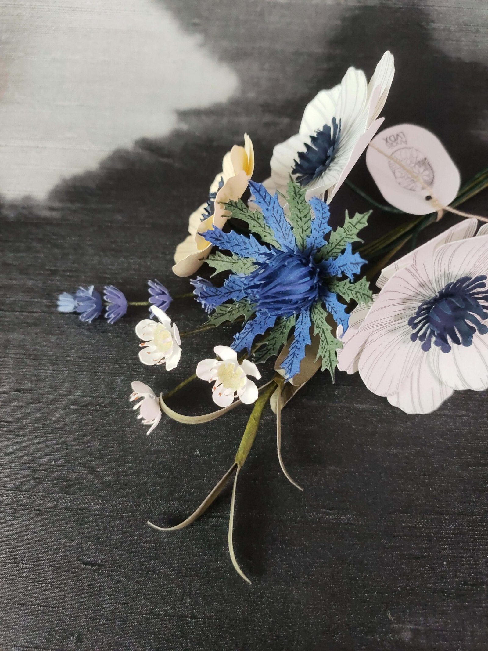 bouquet fleurs en papier dessiné chardon déco artisanale durable lavande wax olivier anémones