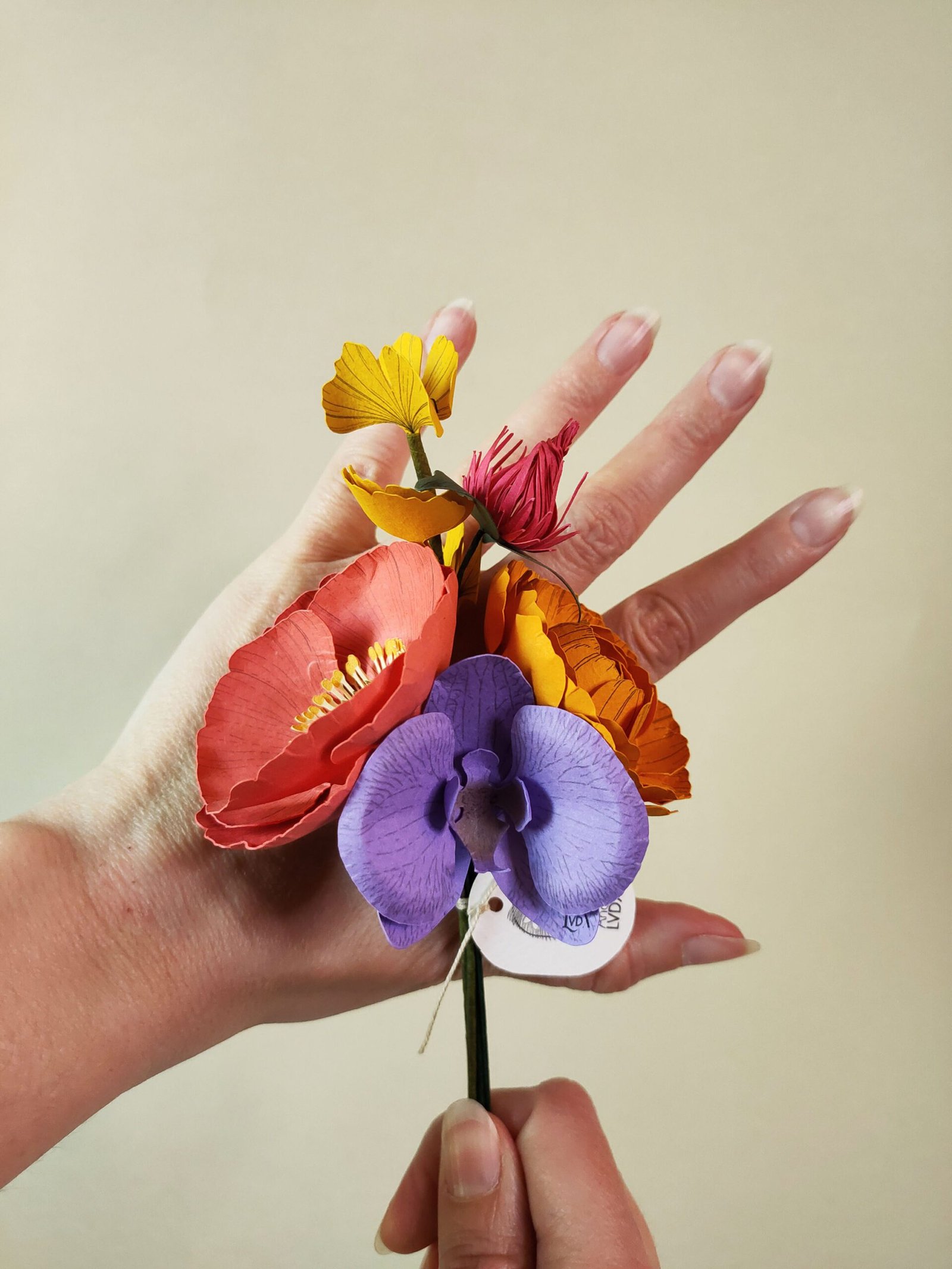 bouquet fleurs en papier dessiné déco artisanale durable