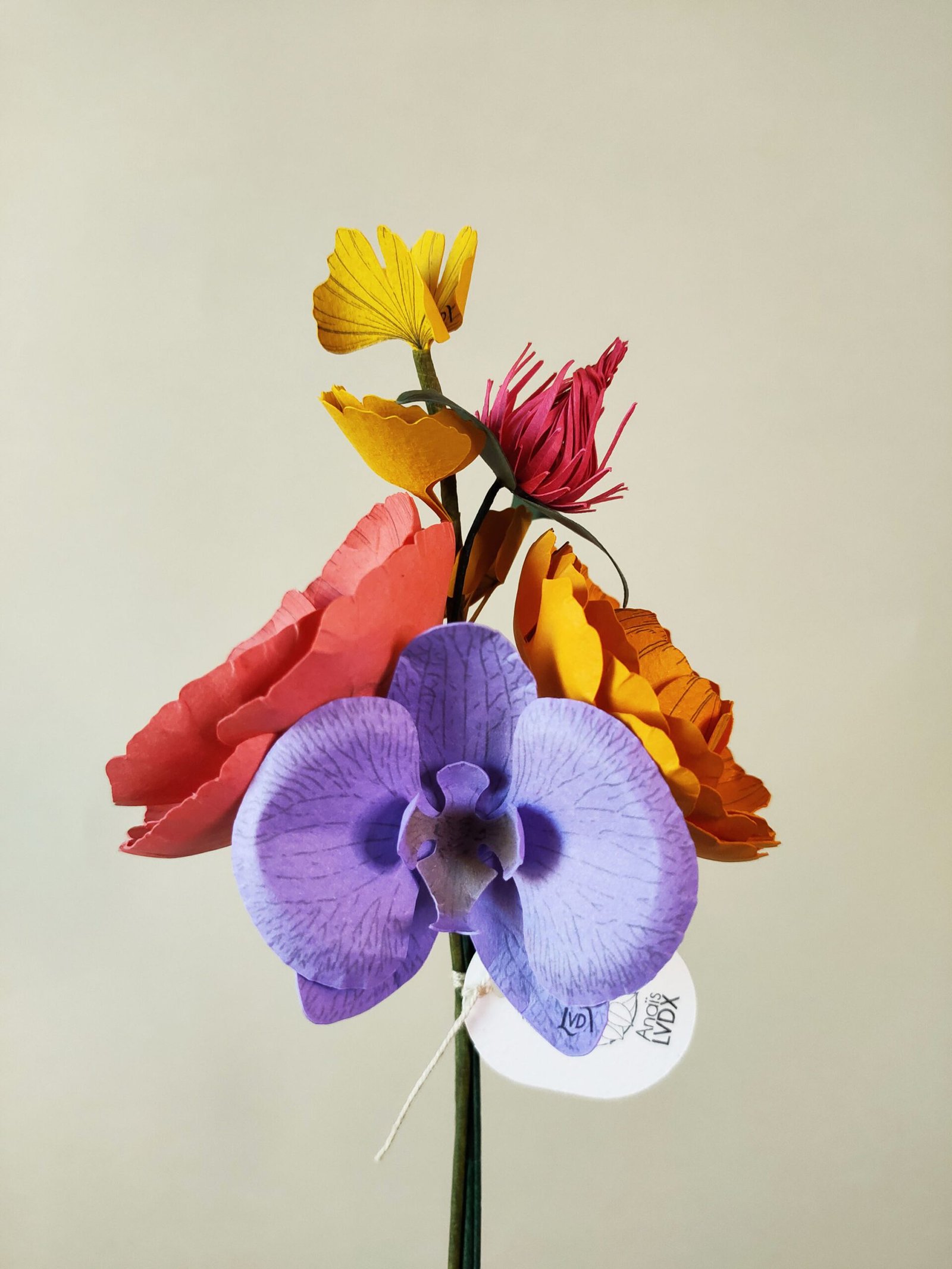 bouquet fleurs en papier dessiné déco artisanale durable