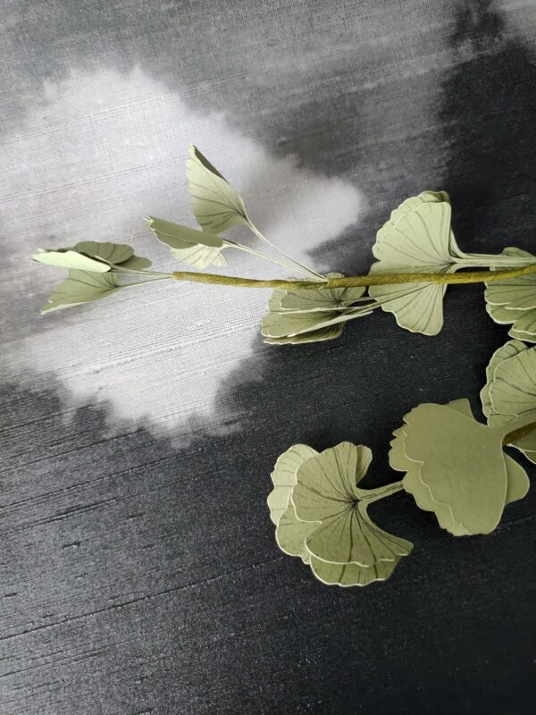 branche ginkgo feuillage en papier décoration durable artisanale