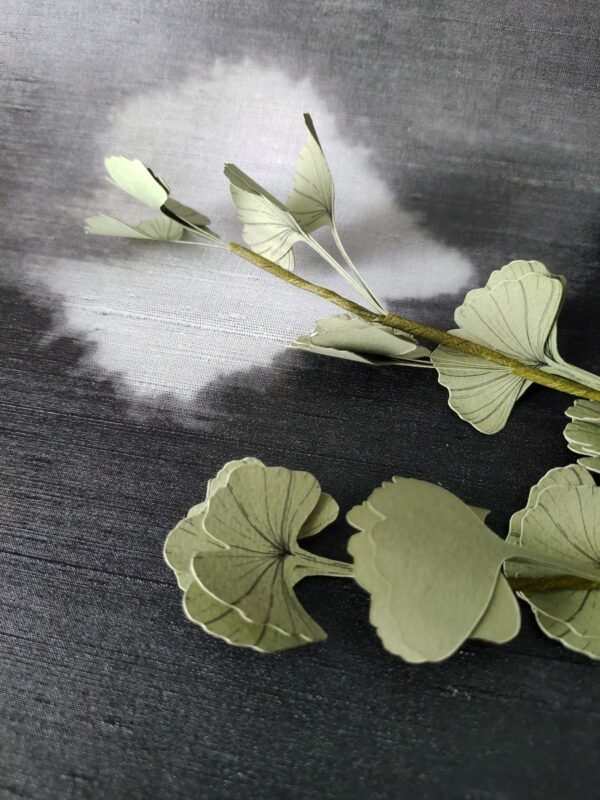 branche ginkgo feuillage en papier décoration durable artisanale