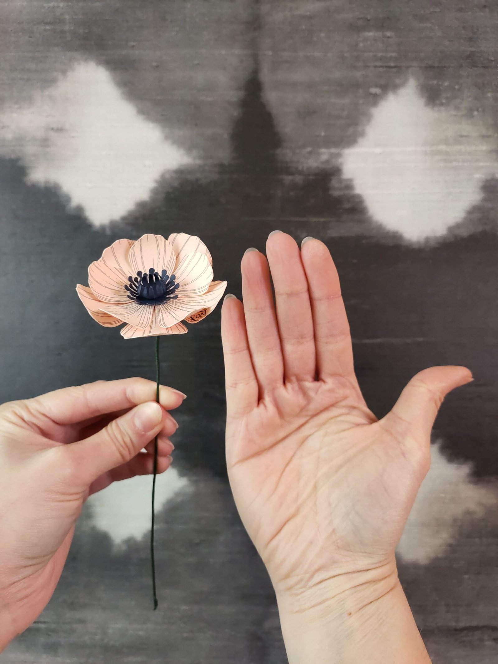 fleur anémone en papier dessiné déco artisanale durable