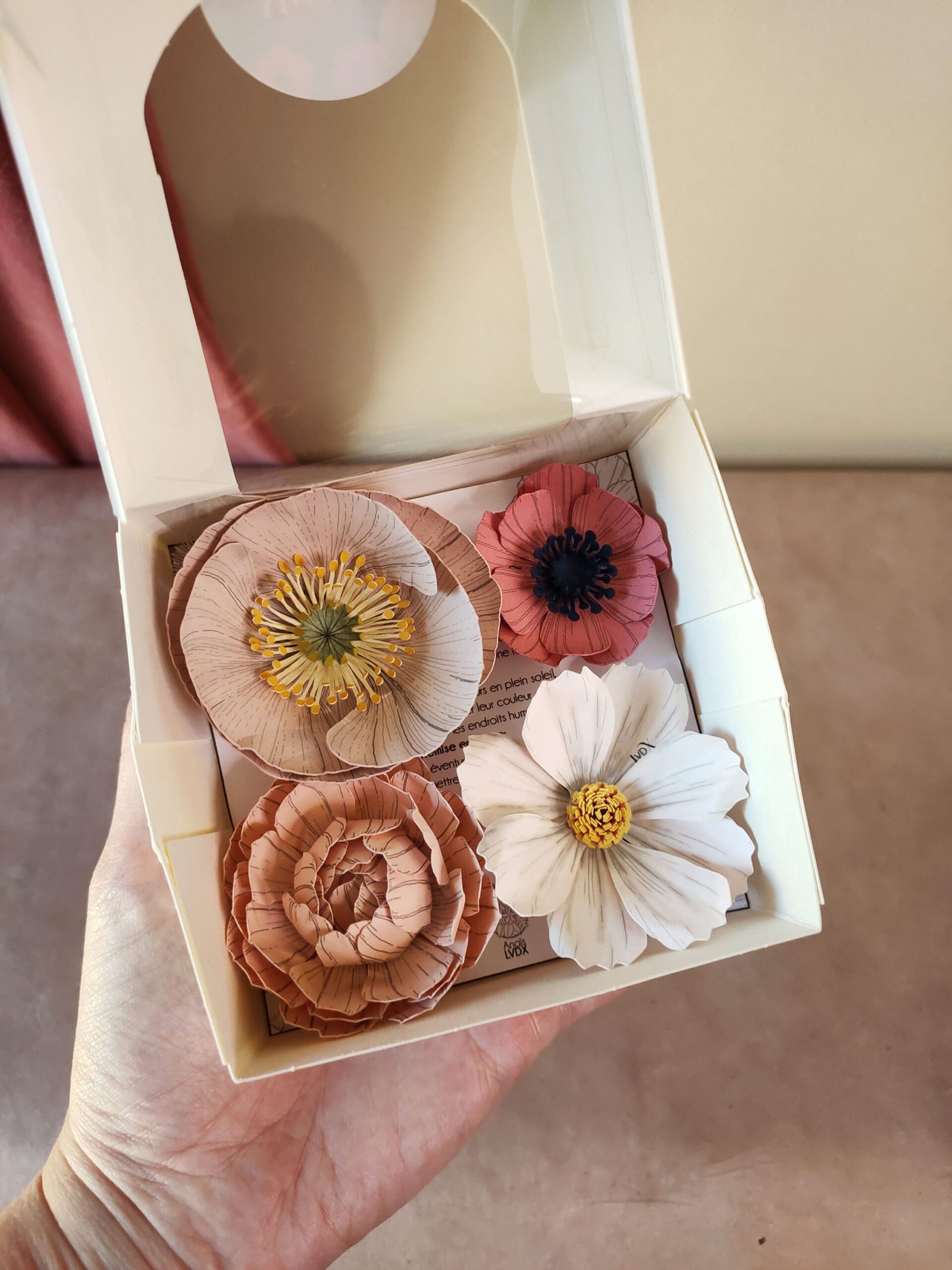 coffret magnets fleuris fleurs murales en papier décoration artisanale durable