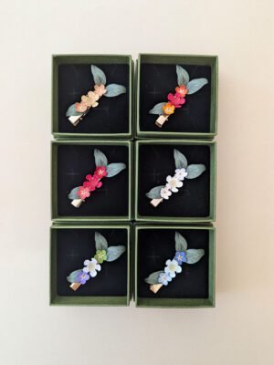 barrette-fleurie-accessoire-coiffure-cheveux-mariage-baptême-communion-or-fleur-papier-anaislvdx-creation-horticulture-france-artisanal