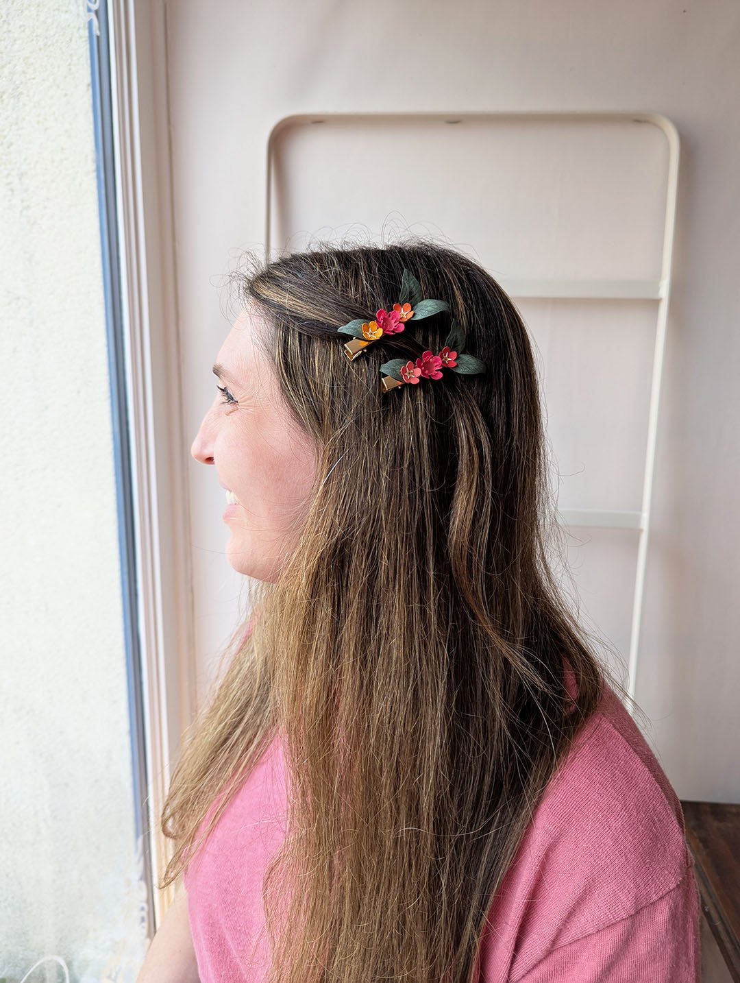 barrette-fleurie-accessoire-coiffure-cheveux-mariage-baptême-communion-or-fleur-papier-anaislvdx-creation-horticulture-france-artisanal