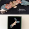 barrette-fleurie-accessoire-coiffure-cheveux-mariage-baptême-communion-or-fleur-papier-anaislvdx-creation-horticulture-france-artisanal