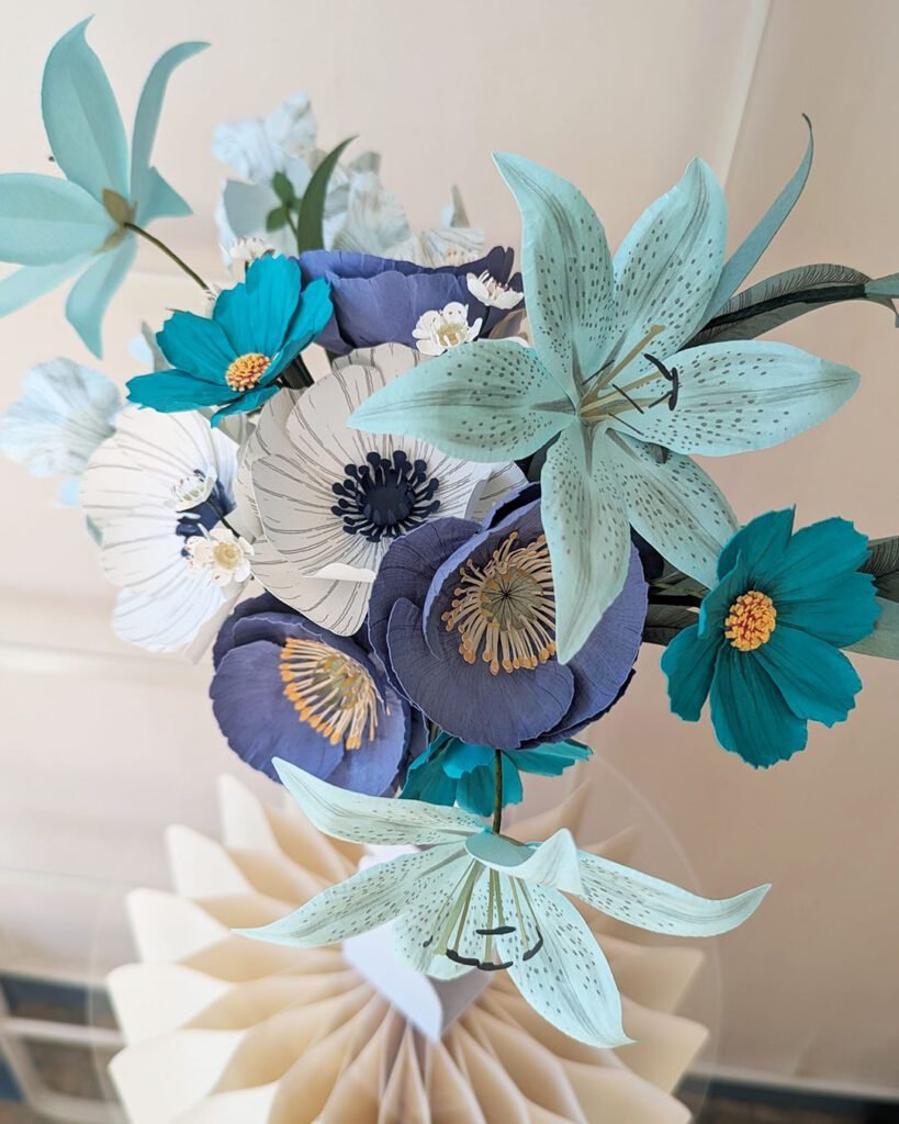 bouquet de mariée fleurs en papier coloris bleu turquoise style moderne anais lvdx