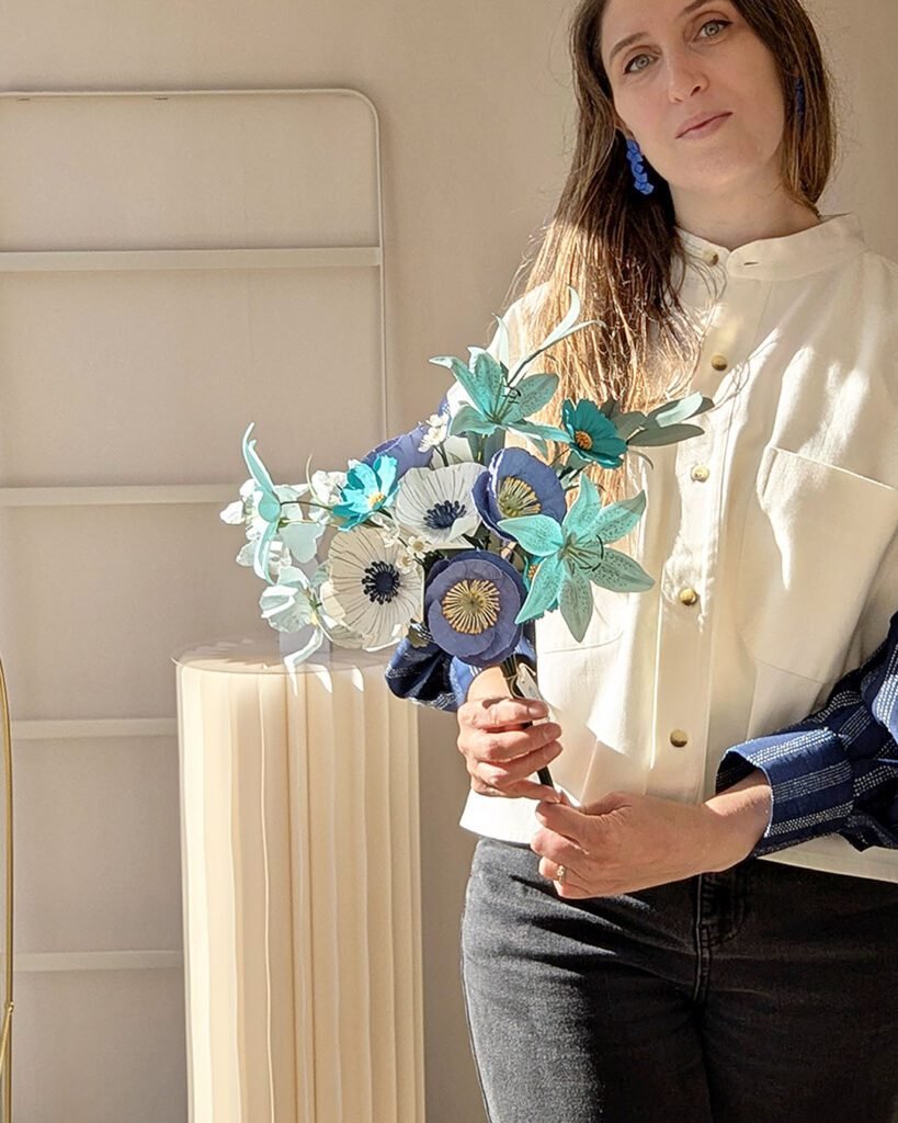 bouquet de mariée fleurs en papier coloris bleu turquoise style moderne anais lvdx