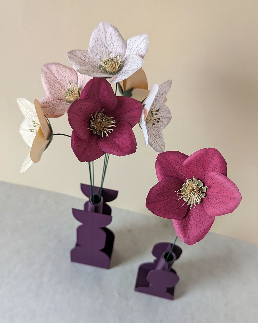 fleur en papier héllébore décoration intérieure création artisanale