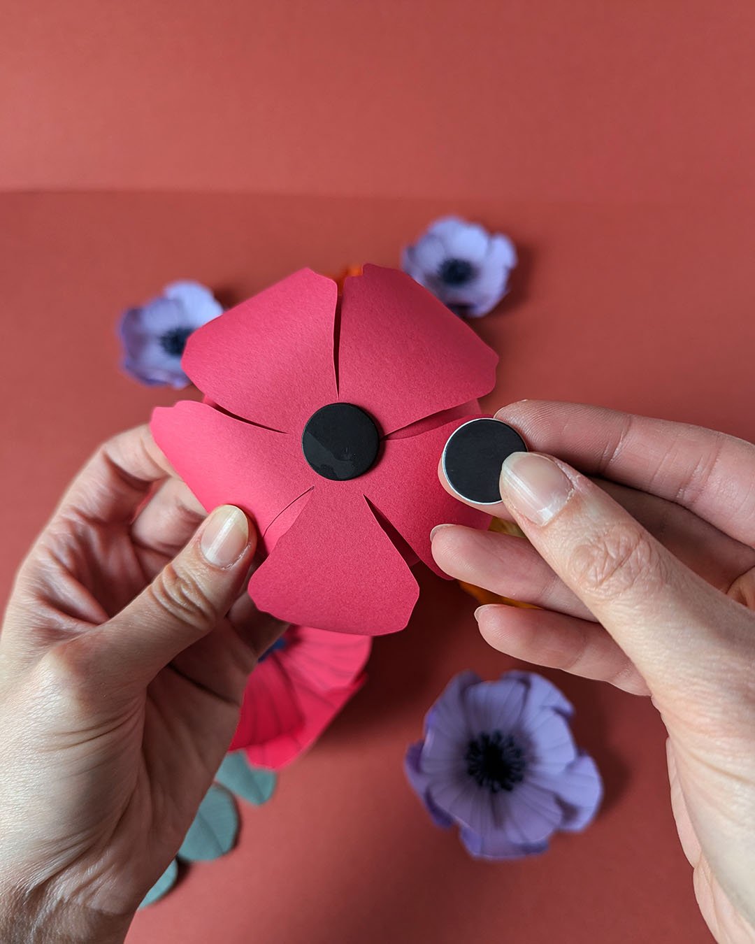 Système de fixation aimanté pour fleur murale – dos de la fleur et aimant